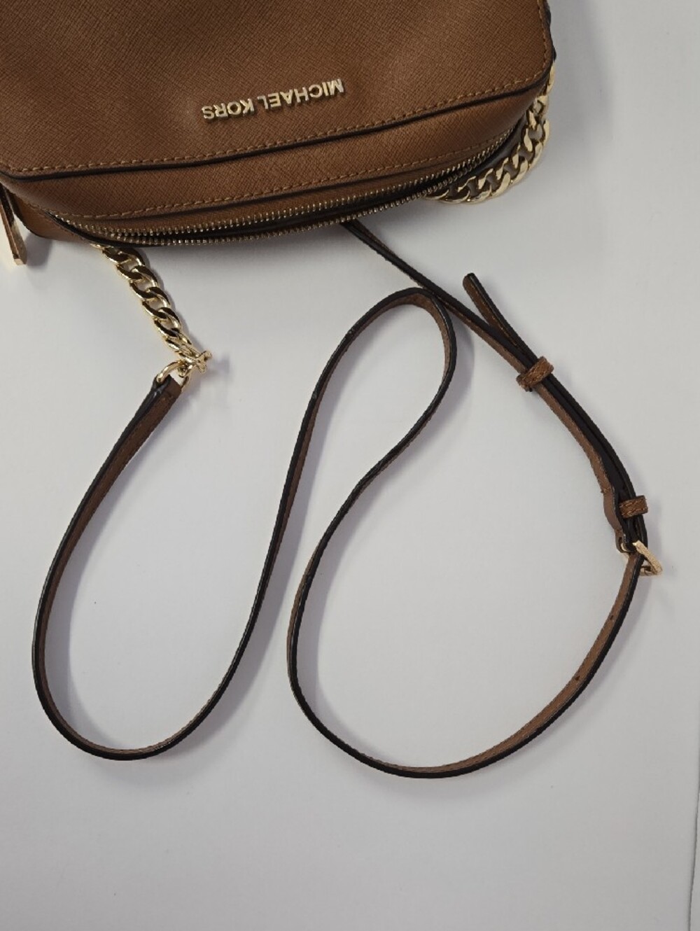 Michael Kors Brown Saffiano Leather Crossbody w/Gold Chain EUC 8.5"x5"x2" - Picture 14 of 14